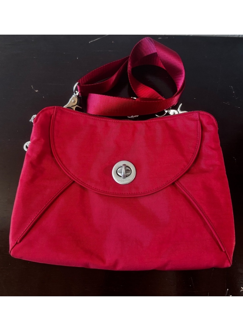Baggallini Rio Crossbody Travel Bag in Apple Nylon Purse